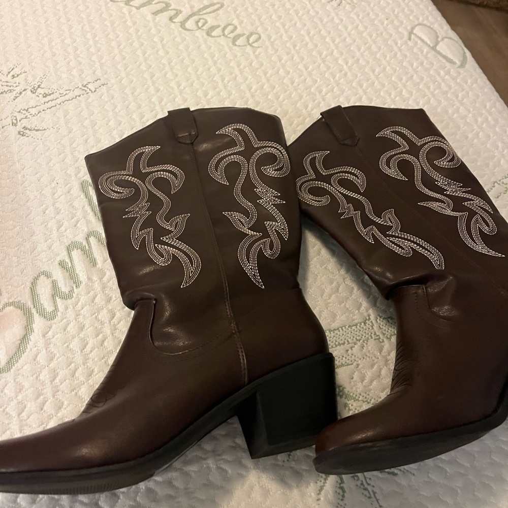 Women’s cowboy boots